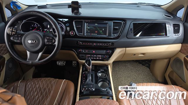 Kia Carnival 9-seater Hi-Limousine Noblesse 2016 — фото 7