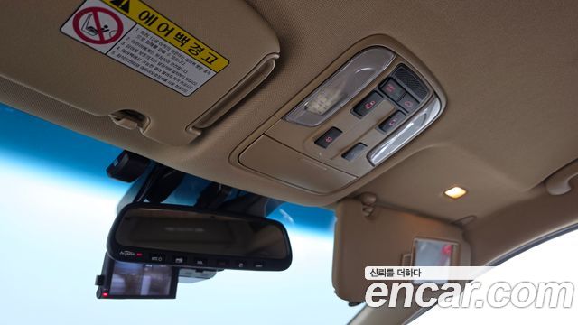 Kia Carnival 9-seater Hi-Limousine Noblesse 2016 — фото 20