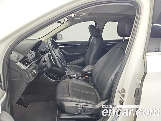 BMW X1 (F48) xDrive 20i xLine 2022 — фото 15