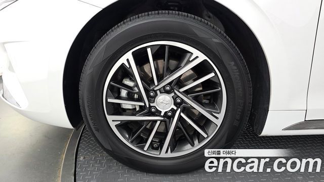 Hyundai Grandeur (IG) 3.0 LPi Rent Car Premium 2022 — фото 5