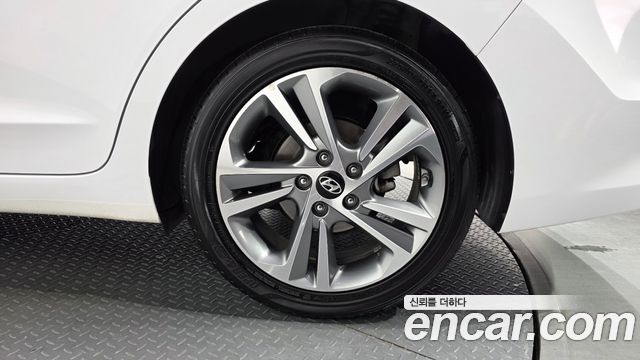 Hyundai Avante (AD) 1.6 GDI Value Plus 2018 — фото 21