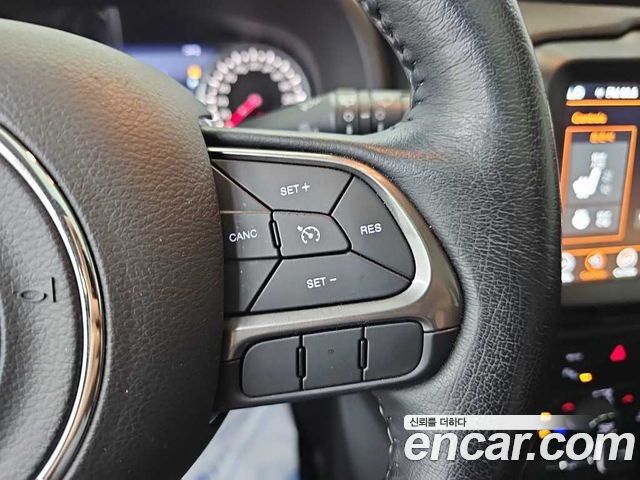 Jeep Renegade 2.4 Limited 2019 — фото 21
