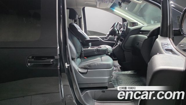 Hyundai Staria Tourer 11-Seater Modern 2025 — фото 11