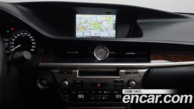 Lexus ES350 Executive XV60 2015 — фото 14