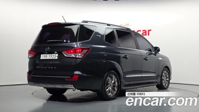 KG Mobility (SsangYong) Korando Turismo 4WD TX 9-seater 2017 — фото 2
