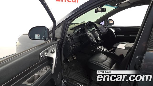 KG Mobility (SsangYong) Korando Turismo 4WD TX 9-seater 2017 — фото 10