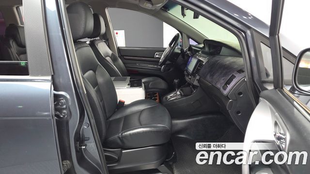 KG Mobility (SsangYong) Korando Turismo 4WD TX 9-seater 2017 — фото 11