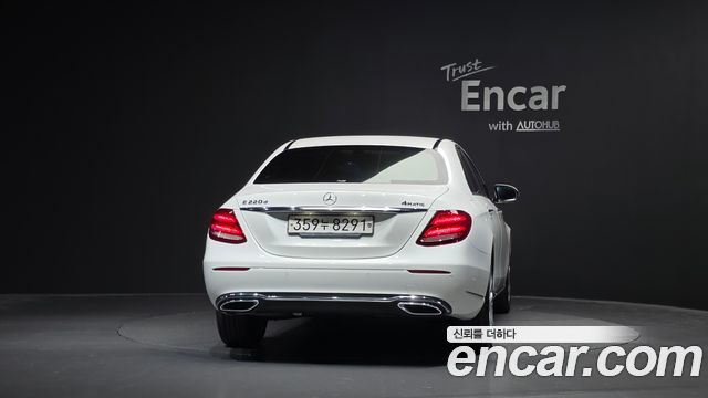 Mercedes-Benz E-Class (W213) E220d 4MATIC Exclusive 2020 — фото 4