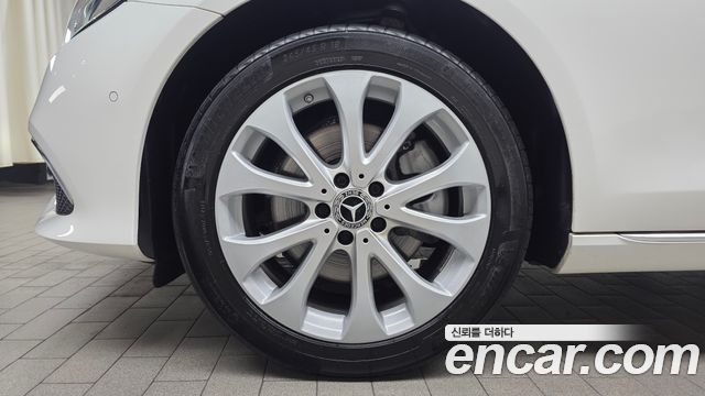 Mercedes-Benz E-Class (W213) E220d 4MATIC Exclusive 2020 — фото 5