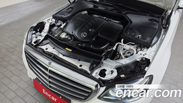 Mercedes-Benz E-Class (W213) E220d 4MATIC Exclusive 2020 — фото 6