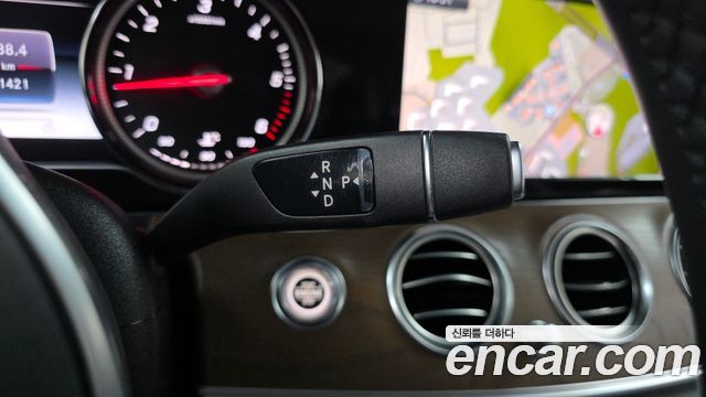 Mercedes-Benz E-Class (W213) E220d 4MATIC Exclusive 2020 — фото 9