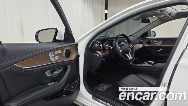 Mercedes-Benz E-Class (W213) E220d 4MATIC Exclusive 2020 — фото 10