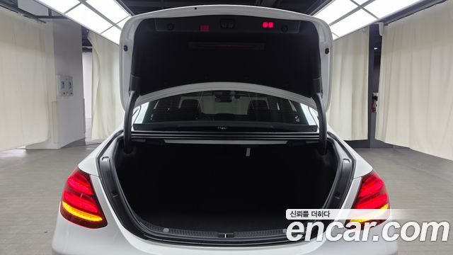 Mercedes-Benz E-Class (W213) E220d 4MATIC Exclusive 2020 — фото 17
