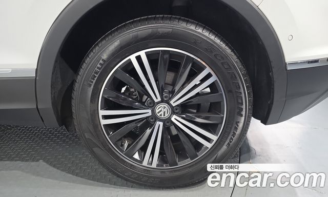 Volkswagen Tiguan (II) 2.0 TDI Prestige 2020 — фото 21