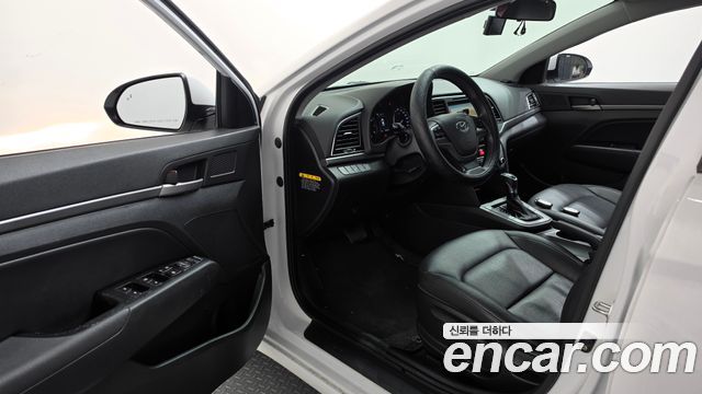 Hyundai Avante (AD) 1.6 GDI Value Plus 2017 — фото 10