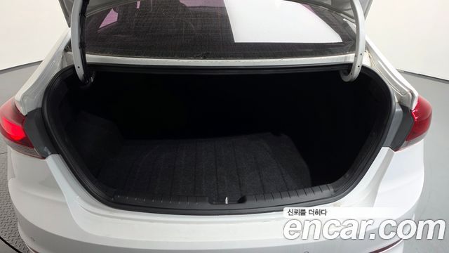 Hyundai Avante (AD) 1.6 GDI Value Plus 2017 — фото 15