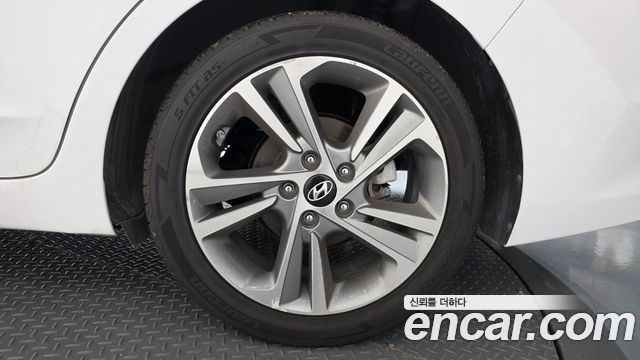 Hyundai Avante (AD) 1.6 GDI Value Plus 2017 — фото 21
