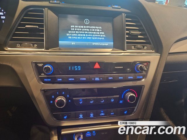 Hyundai Sonata (LF) 2.0 Style 2015 — фото 17