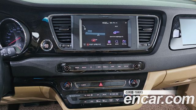 Kia Carnival 9-Seater Hi-Limousine Prestige Hiroof 2019 — фото 15