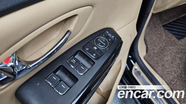 Kia Carnival 9-Seater Hi-Limousine Prestige Hiroof 2019 — фото 20