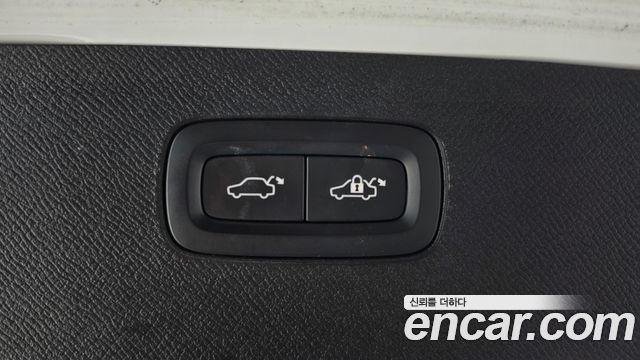 Volvo XC90 (II) T8 R-Design Hybrid 2021 — фото 17