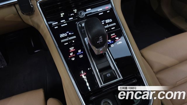 Porsche Panamera (971) 3.0 AWD 2018 — фото 9