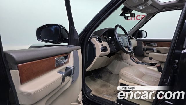 Land Rover Discovery 4 3.0 SDV6 SE 2016 — фото 10