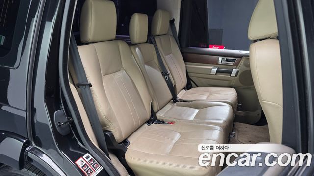 Land Rover Discovery 4 3.0 SDV6 SE 2016 — фото 15