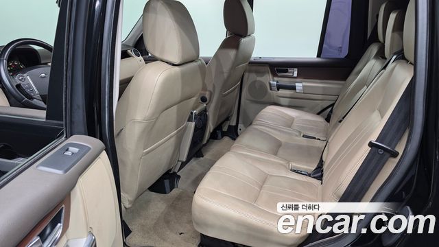 Land Rover Discovery 4 3.0 SDV6 SE 2016 — фото 16