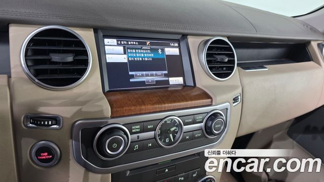 Land Rover Discovery 4 3.0 SDV6 SE 2016 — фото 18