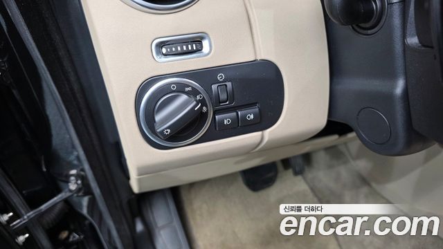 Land Rover Discovery 4 3.0 SDV6 SE 2016 — фото 22