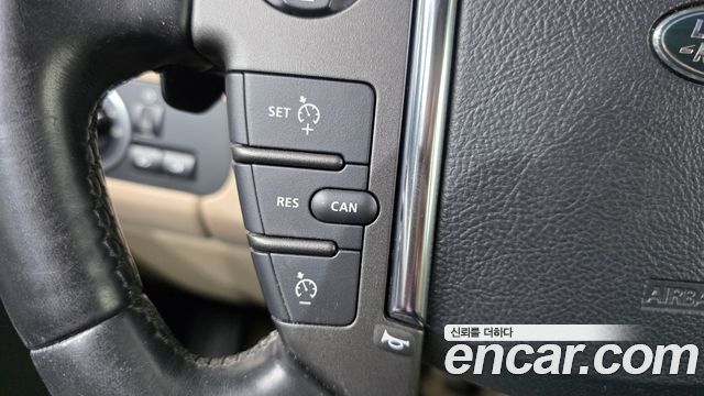 Land Rover Discovery 4 3.0 SDV6 SE 2016 — фото 24