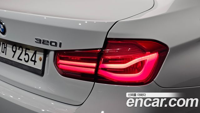 BMW 3 Series (F30) 320i M Sport 2016 — фото 23