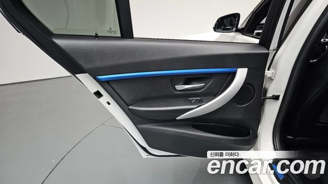 BMW 3 Series (F30) 320i M Sport 2016 — фото 25