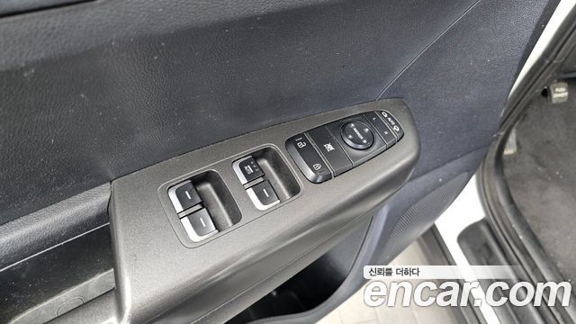 Kia Sportage The Bold Diesel 2.0 2WD Prestige 2019 — фото 36