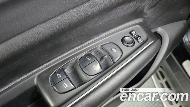 Renault Korea QM6 2.0 GDe PREMIERE 2WD 2020 — фото 27