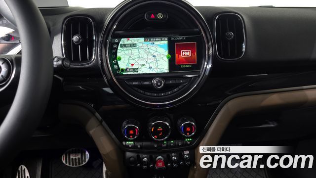 MINI Cooper D Countryman ALL4 HIGH 2nd 2018 — фото 16