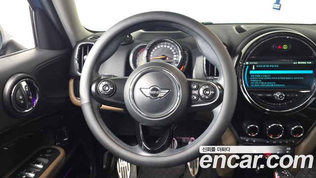 MINI Cooper D Countryman ALL4 HIGH 2nd 2018 — фото 17
