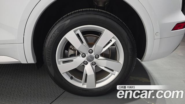 Audi Q5 (FY) 40 TDI Quattro Premium 2020 — фото 21