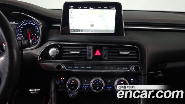 Genesis G70 2.0T Sport Package 2018 — фото 12