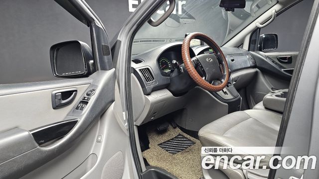 Hyundai Grand Starex 12-Seater Wagon CVX Deluxe 2012 — фото 10