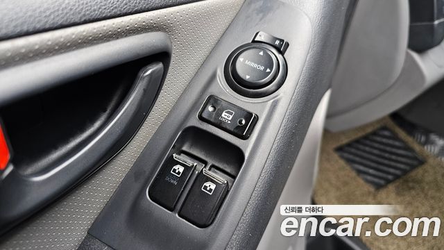 Hyundai Grand Starex 12-Seater Wagon CVX Deluxe 2012 — фото 19