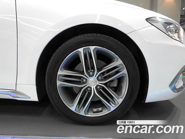 Hyundai Grandeur (IG) 3.0 Exclusive 2018 — фото 15