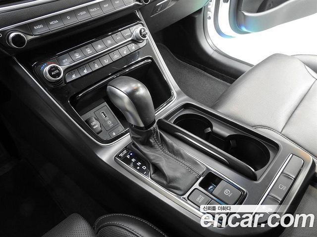 Hyundai Grandeur (IG) 3.0 Exclusive 2018 — фото 18