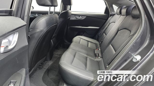 Kia K3 (II) 1.6 Trendy 2023 — фото 12