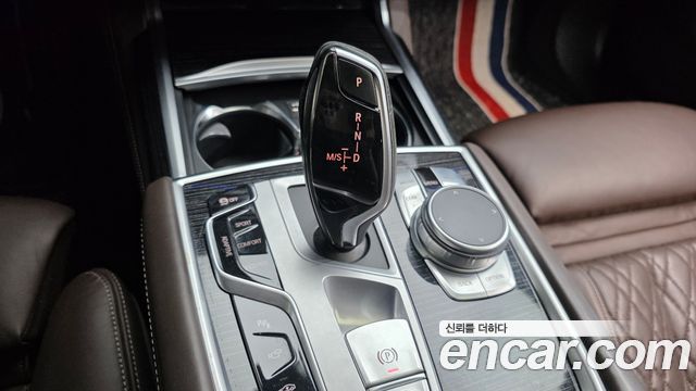 BMW 7 Series (G11) 730Ld xDrive M Sport 2022 — фото 9