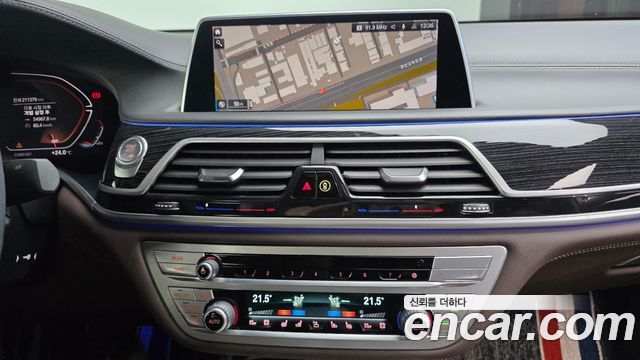 BMW 7 Series (G11) 730Ld xDrive M Sport 2022 — фото 14