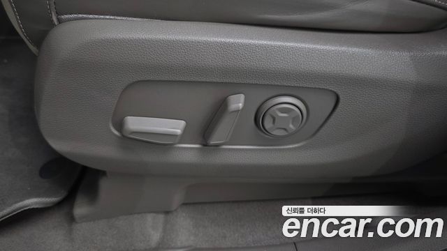 Kia Carnival (IV) Gasoline 9-Seater Hi-Limousine Signature 2023 — фото 31