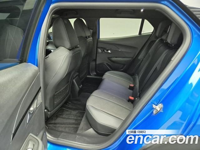 Peugeot e-2008 (II) EV GT 2022 — фото 22