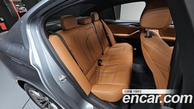 BMW 5 Series (G30) 530i xDrive M Sport Package 2018 — фото 15